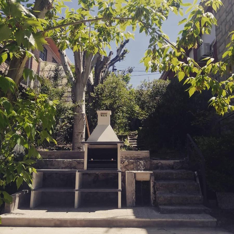 Piedra Libre Apartamentos Manzanares El Real Luaran gambar