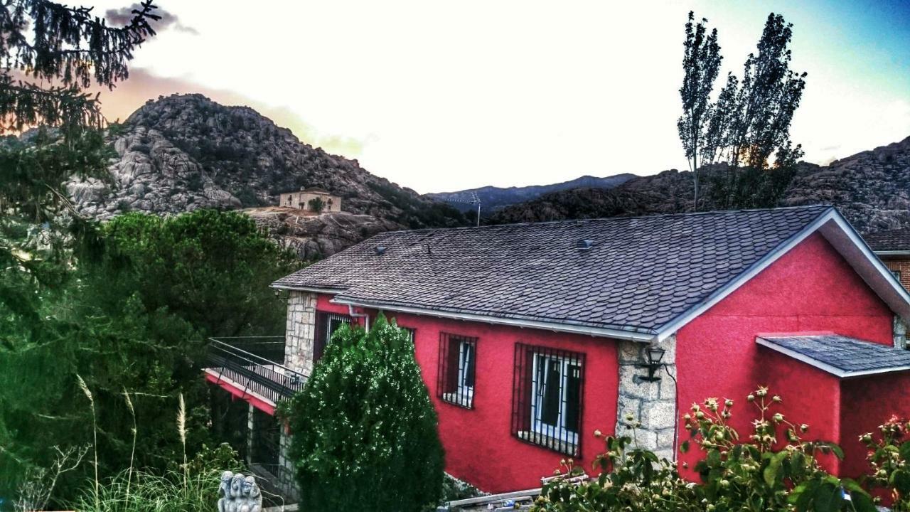 Piedra Libre Apartamentos Manzanares El Real Luaran gambar